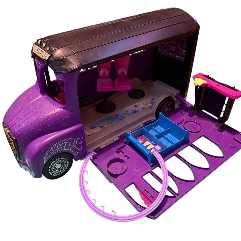 Mattel Monster High 2016 Deluxe Salon Bus Doll Play Set Purple Large Camper